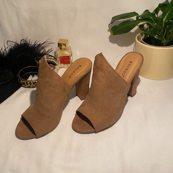 Chic Bamboo Womens Peek Toe Suede Mule Block Heels in Taupe Size 7.5 - Picture 1 of 4